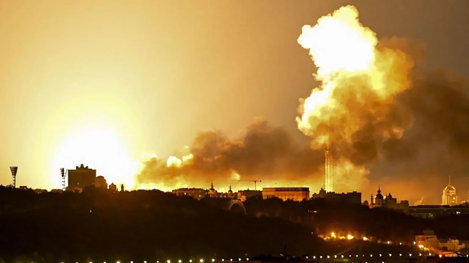 Rusia nis një sulm masiv në të gjithë Ukrainën, 9 të vdekur dhe dhjetëra të plagosur