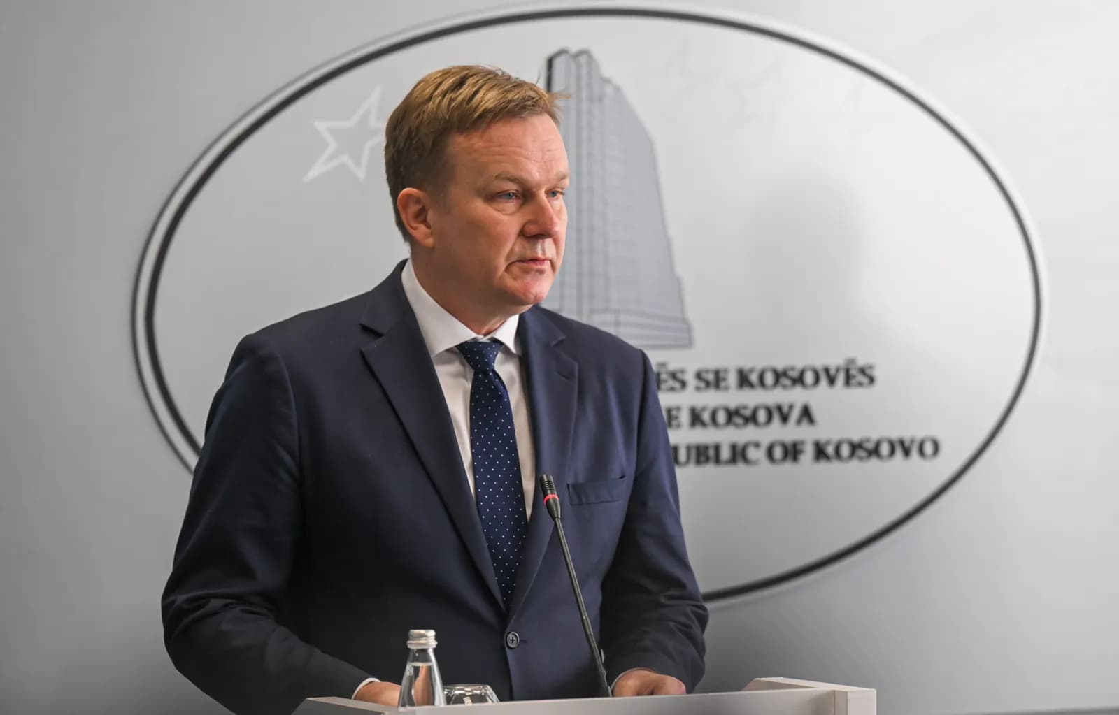 Sorensen pas vizitës në Kosovë dhe Serbi: Pashë përkushtim për normalizimin e marrëdhënieve