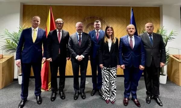 Takimi në Bruksel me vendet e NATO-s, Bajrami paraqet perspektivën e Kosovës për Dialogun me Serbinë dhe integrimin