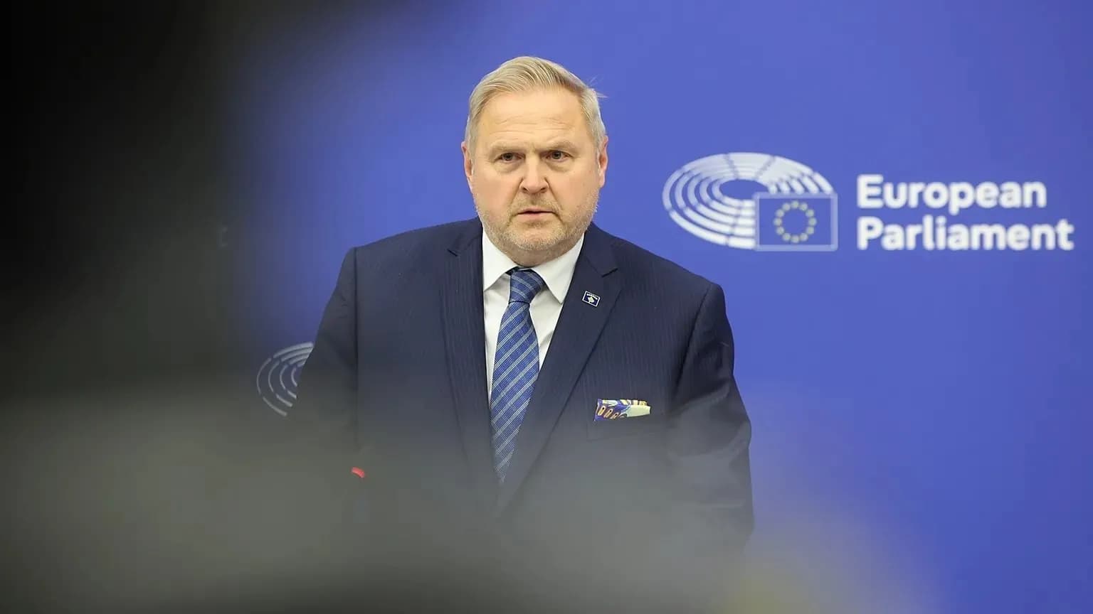 Terras, partive politike: Nxirreni Kosovën nga kriza, gjeni emërues të përbashkët