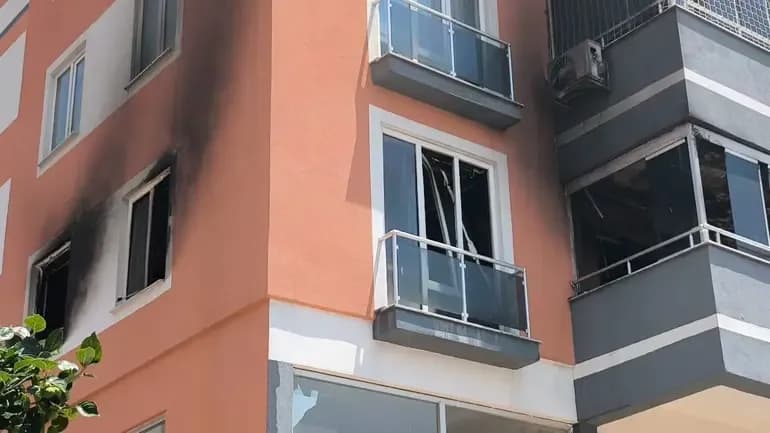 Tre persona humbin jetën nga zjarri që përfshiu një banesë në Turqi