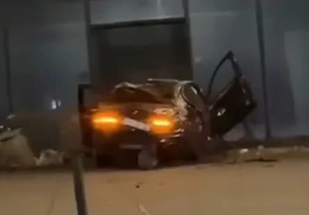Vetura përfundoi në një lokal, dy të lënduar në vetaksidentin në Prishtinë