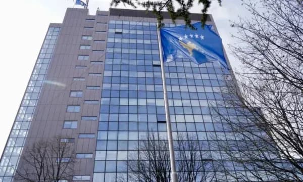 Vonesa, tejkalime kostosh dhe dobësi në menaxhimin e kontratave në MD