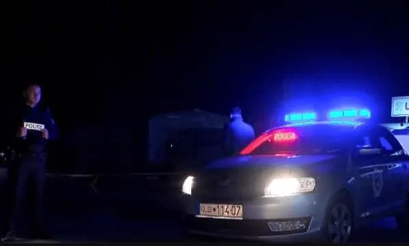 Aksident i frikshëm në magjistralen Prishtinë–Mitrovicë, përmbyset një veturë