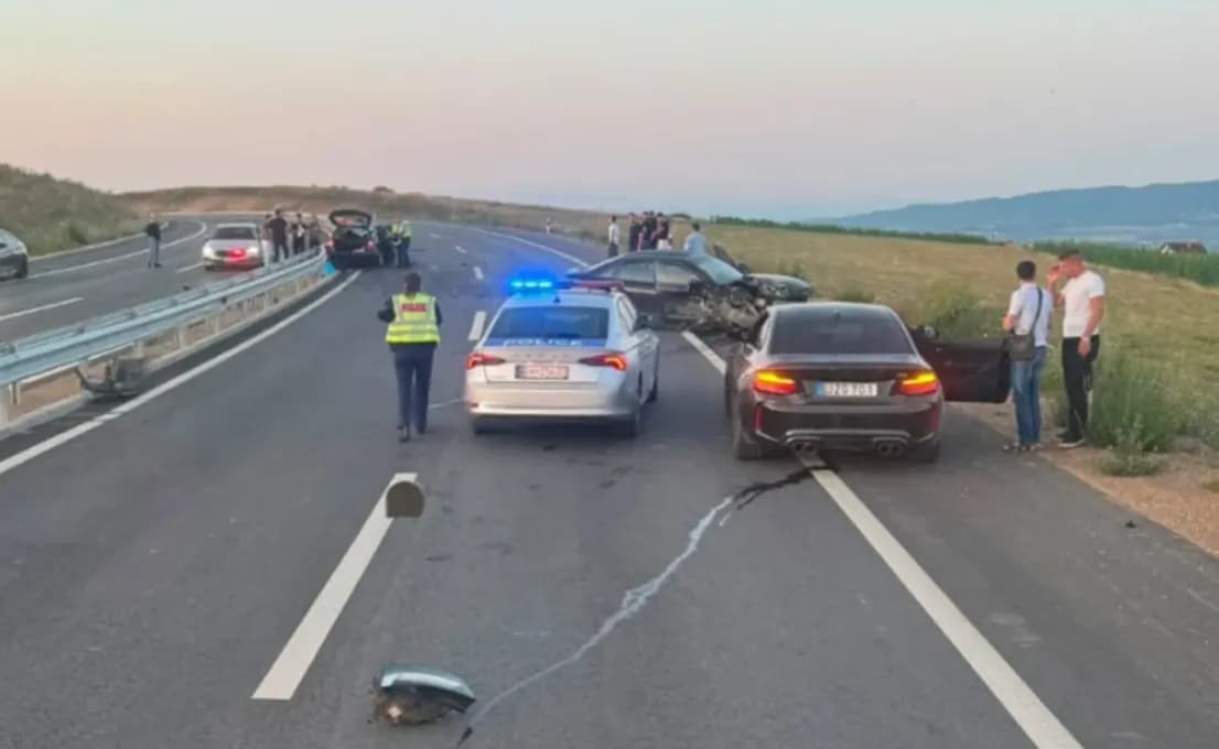 Aksident i rëndë trafiku në magjistralen Mitrovicë–Prishtinë, vdes një grua