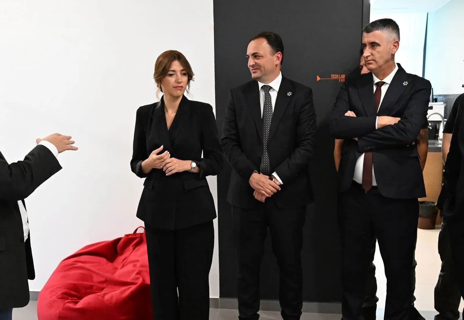 Haxhiu viziton AKI-në, pritet nga kreu i inteligjencës: Republika duhet të jetë e përgatitur për sfidat e së ardhmes