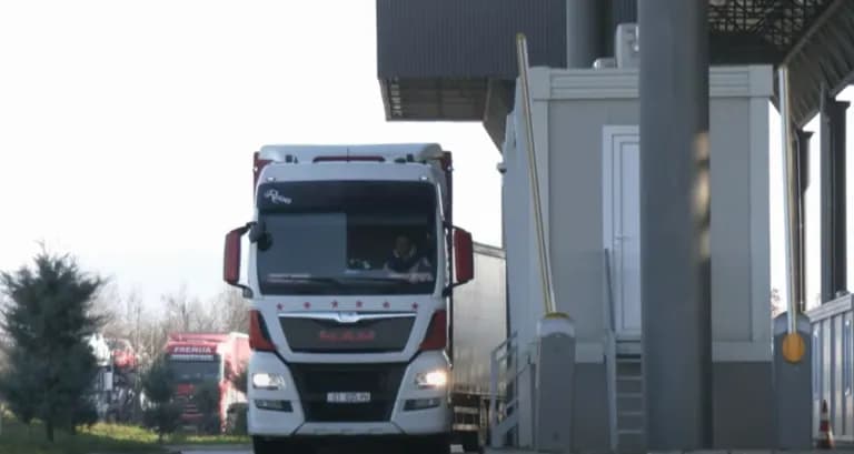 Kamionët mbi 20 tonë, nesër s’e kanë të ndaluar qarkullimin