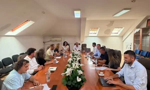 Komuna e Suharekës formon komisionet që do të vlerësojnë dëmet që shkaktoi stuhia e shiu