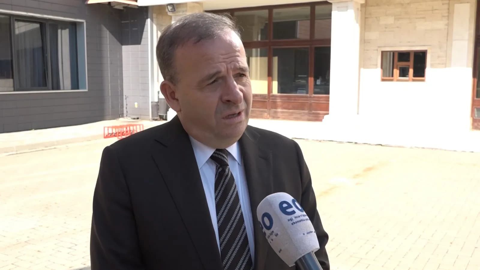 Kryesia në mbledhje, Reçica i PDK-së: Për ftesën e Kurtit dalim me qëndrim pas mbledhjes