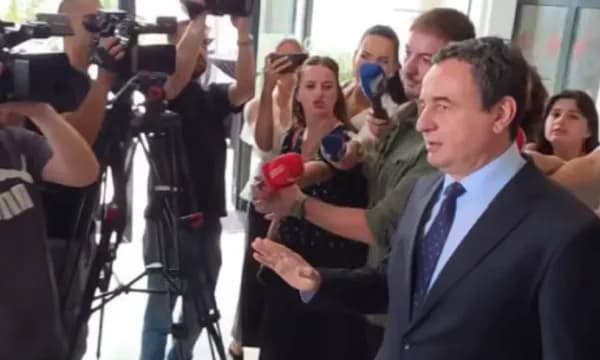 Kurti sërish s’u përgjigjet gazetarëve për formimin e institucioneve