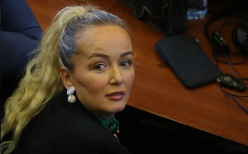 “Langareca, shiteni për një grusht pare”, zhvillimet për qumësht, Adriana Matoshi eskalon me gjuhën ndaj opozitës