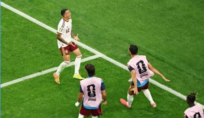 Mbretërit e Evropës një hap larg botës, Spanja mposht Francën dhe prek finalen e Botërorit