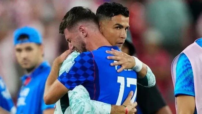 Mes lotëve pas eliminimit, çka i tha Ronaldo futbollistit kroat që nuk po i ndalte lotët?