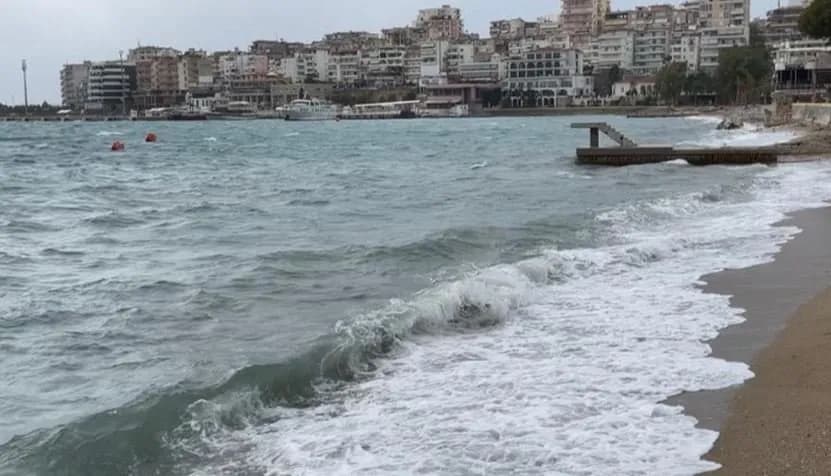 Moti i keq, ndalohet lundrimi për anijet turistike dhe të peshkimit në Ksamil, Sarandë dhe Borsh