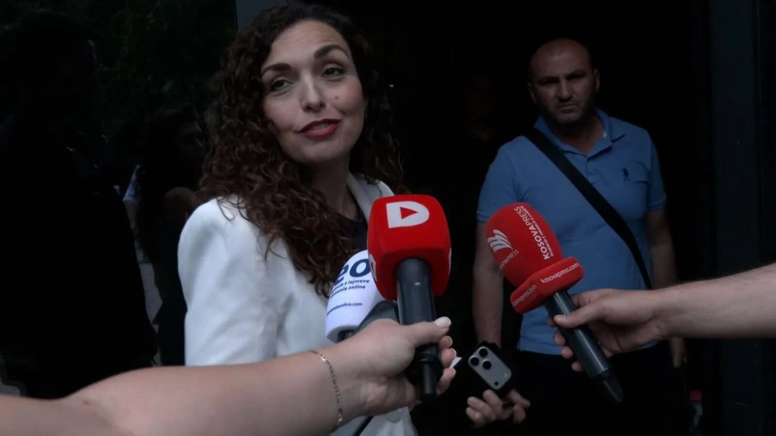Osmani: Nuk është deponuar asnjë nënshkrim për të kërkuar dorëheqjen e Abdixhikut, me të biseduam si të ecim përpara edhe më fuqishëm