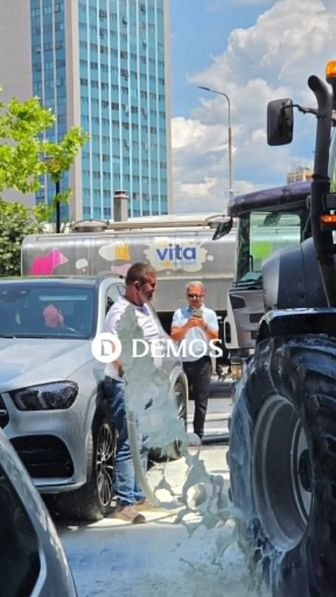 Përfundon protesta e fermerëve para Ministrisë së Bujqësisë