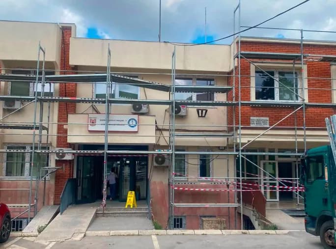 Rama: Vazhdojnë punimet për renovimin e QMF-së 5 në lagjen Dardani-Ulpianë
