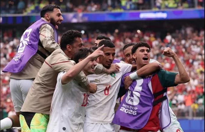 Rrëzohen nikoqirët, Maroku është çerek-finalisti i parë i Botërorit 2026