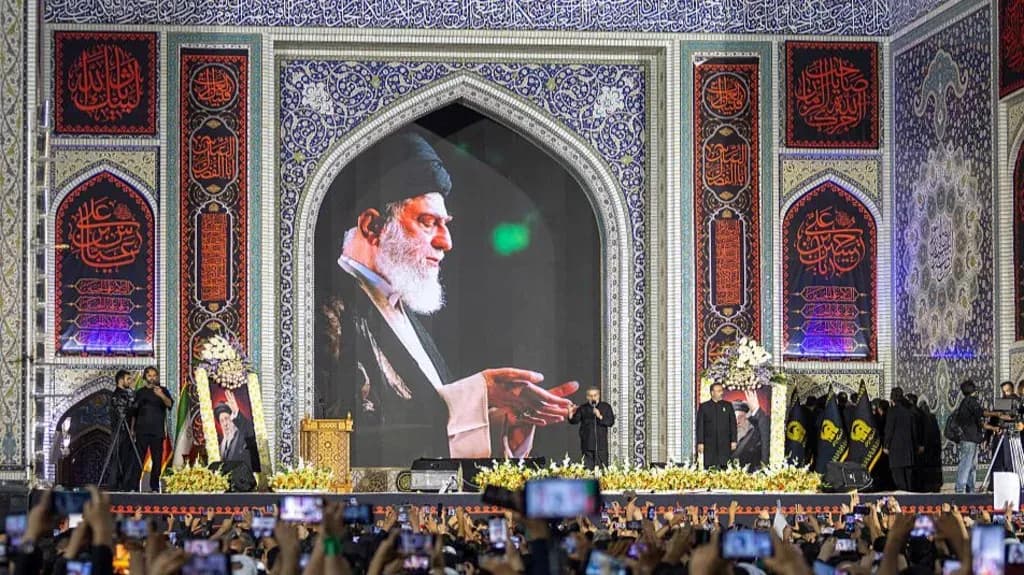 ShBA-ja dhe Irani intensifikojnë sulmet, ndërsa Khamenei përcillet në banesën e fundit