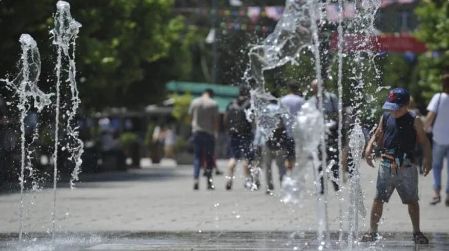 Vapa përvëluese, problem mungesa e hapësirave të gjelbëruara, mjekët apelojnë për kujdes