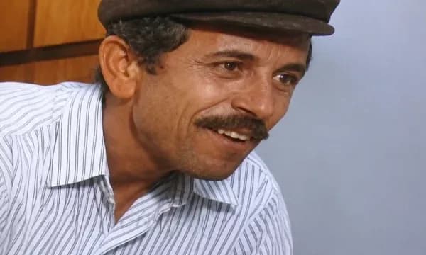 Vdes Todi Llupi, një prej ikonave të humorit shqiptar