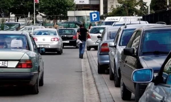 Aksion i gjerë në Prishtinë: Inspektohen 65 auto-parkingje, evidentohen shkelje të shumta
