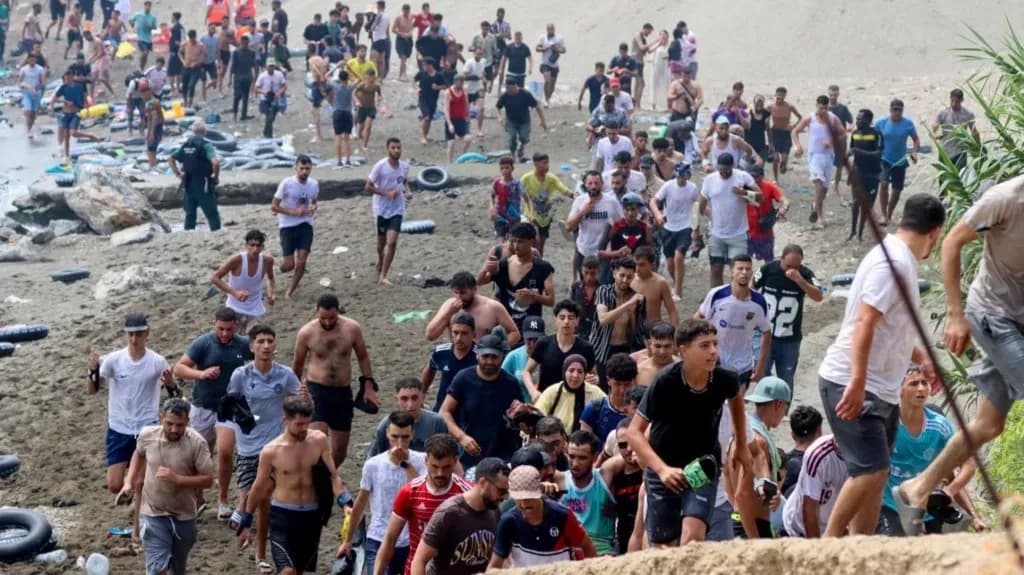 Duke notuar nga Maroku, rreth 60 mijë emigrantë hynë në Spanjë brenda 24 orësh