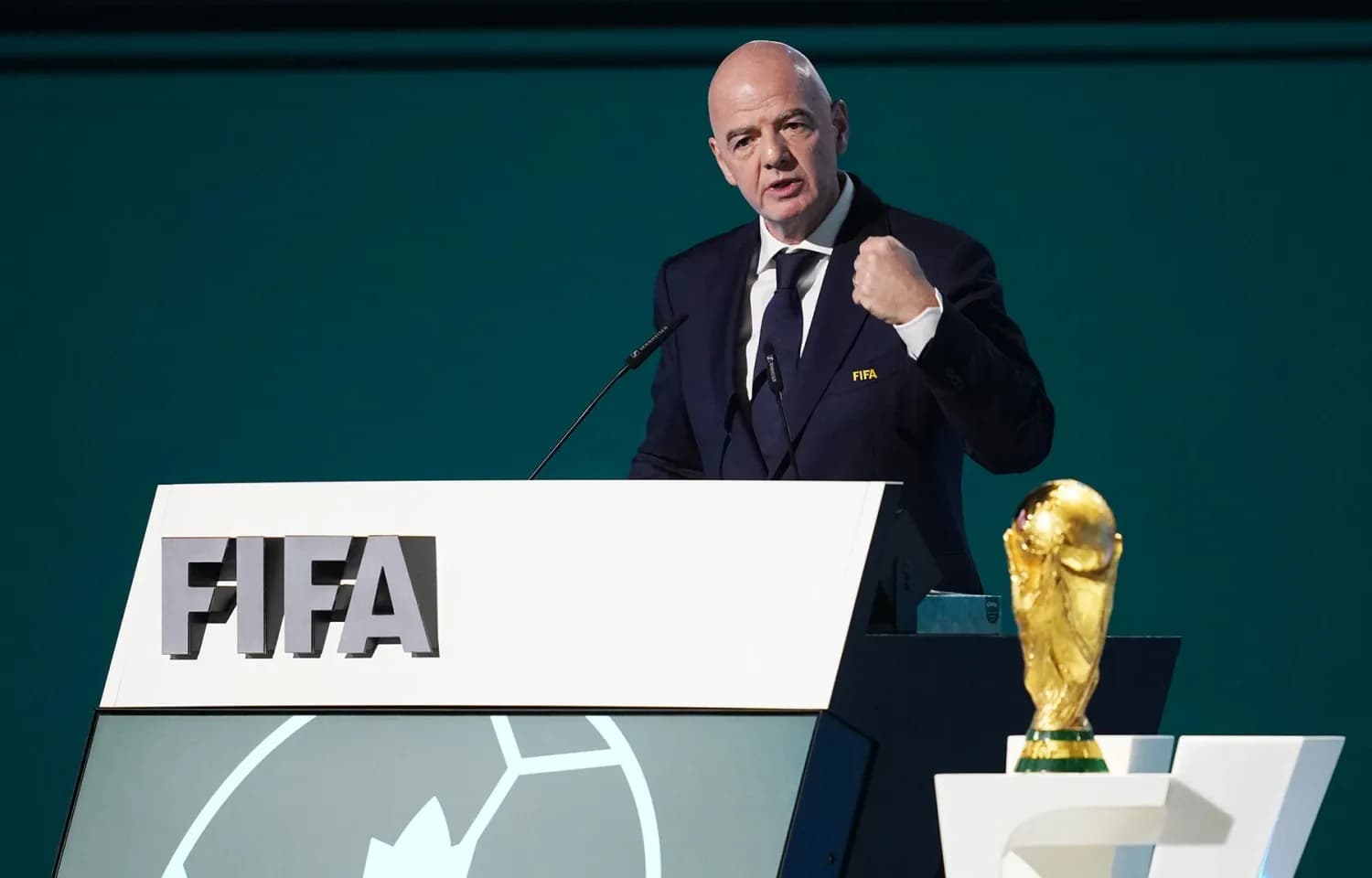 FIFA heq dorë nga plani i diskutueshëm i investimeve për Kupën e Botës