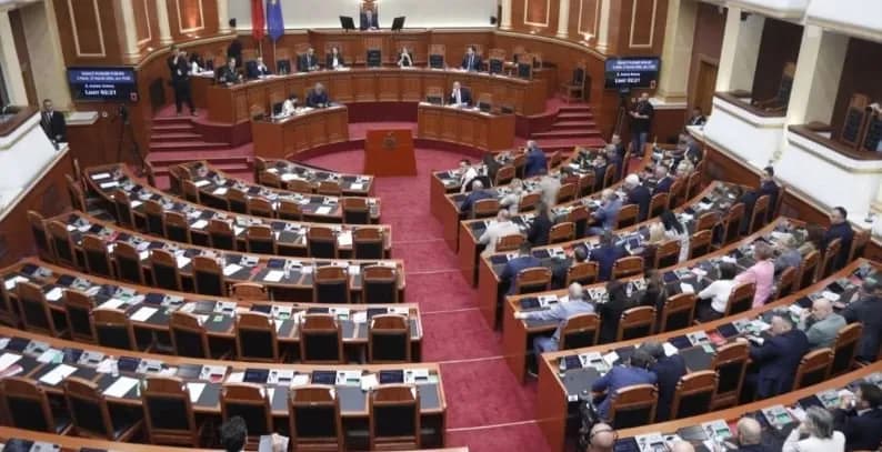 Kuvendi i Shqipërisë miraton marrëveshjen e huasë me SHBA-në për blerjet ushtarake