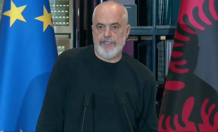 Lufta me zjarret në Shqipëri, Rama premton një pagë ekstra për trupat e Ministrisë së Mbrojtjes
