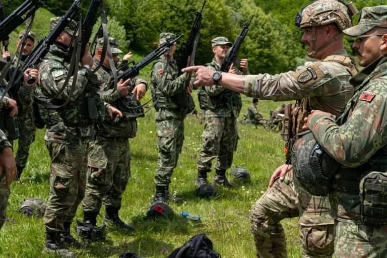 Miratohet marrëveshja: Shqipëria merr 258 milionë euro borxh nga SHBA-ja për forcimin e ushtrisë