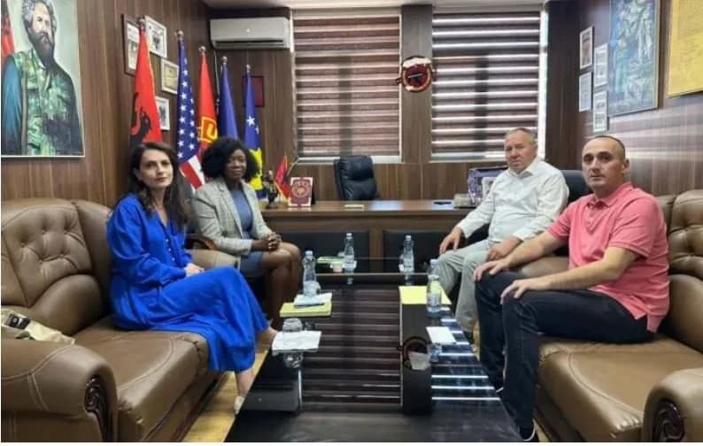 OVL e UÇK-së pret në një takim zyrtarë të Ambasadës së SHBA-së, diskujtojnë për preokupimet e veteranëve
