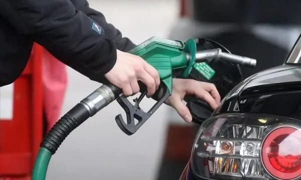 Shtrenjtohet sërish nafta, MINT publikon çmimet: Kaq kushton sot një litër