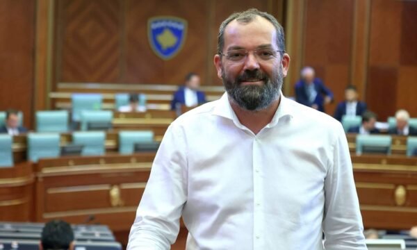 Ish-deputeti i ndaluar i VV-së në Serbi, Gramos Agusholli po udhëtonte drejt Sllovenisë